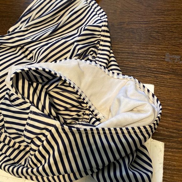 C7 Bond-Eye Australia Black White Stripe Sweetheart One Piece Swimsuit Sz 4 D/DD - Picture 6 of 8